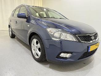 Schadeauto Kia Cee d SW 1.4 CVVT Navigator Plus 2012/4