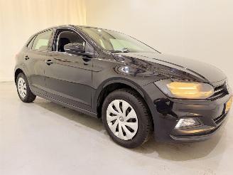 Vaurioauto  passenger cars Volkswagen Polo HB VI 1.0 TSI 70kW Comfortline 2020/3