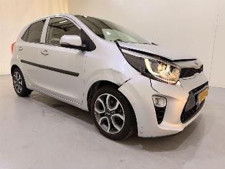 krockskadad bil auto Kia Picanto 1.0 Comfortline Clima/Navi 2020/9