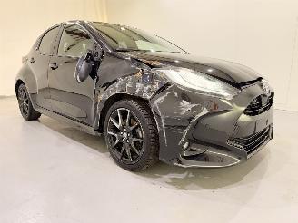 Voiture accidenté Toyota Yaris HB 1.5 HEV Comfort Style 2023/2