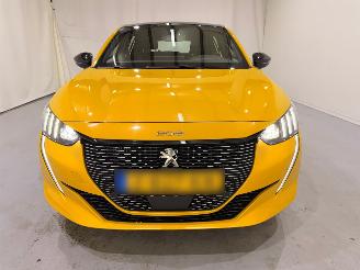 Peugeot 208 1.2 GT 130 Automaat picture 2