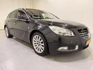 Damaged car Opel Insignia SPORTS TOURER 2.0 CDTI Cosmo 2010/5