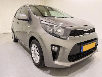 damaged passenger cars Kia Picanto 1.0 Comfortplus Navigator 2019/5