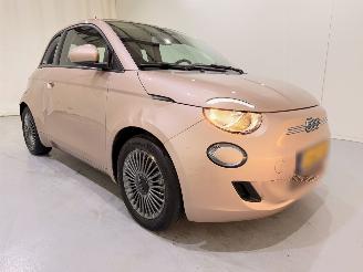 skadebil auto Fiat 500 500-e Icon 42kWh Carplay/Clima 2021/6