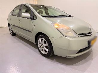 Damaged car Toyota Prius HB 1.5 VVT-i HEV Aut. 2006/6