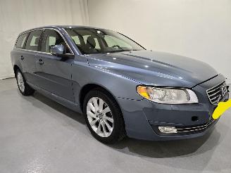 Schadeauto Volvo V-70 1.6 T4 Momentum AUT 132Kw 2014/12