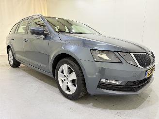 uszkodzony samochody osobowe Skoda Octavia Combi 1.5 TSI Style Aut7 2019/1