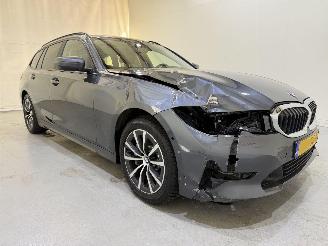 uszkodzony samochody osobowe BMW 3-serie Touring 330e Advantage Aut 2021/4
