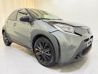 krockskadad bil auto Toyota Aygo X 1.0 VVT-i Limited 2022/9