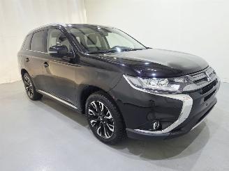 škoda osobní automobily Mitsubishi Outlander 2.0 PHEV Instyle+ 4WD149Kw Bjr.2018 2018/6