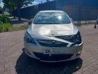 Opel Astra Astra J (PC6/PD6/PE6/PF6), Hatchback 5-drs, 2009 / 2015 2.0 CDTI 16V 165 Ecotec picture 2