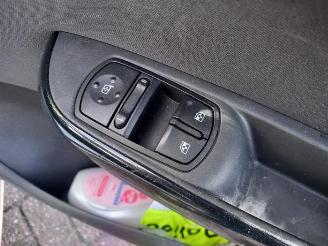 Opel Corsa-E Corsa E, Hatchback, 2014 1.4 16V picture 18