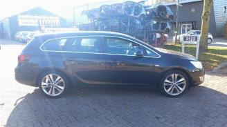 Opel Astra Astra J Sports Tourer (PD8/PE8/PF8), Combi, 2010 / 2015 1.4 Turbo 16V picture 8