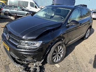 Unfallwagen Volkswagen Tiguan 1.5 TSI Highline  Automaat 2020/8