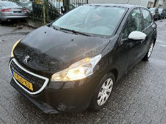 Schadeauto Peugeot 208 1.0   5 Drs   ( Motorschade ) 2015/1