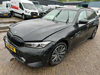 Unfallwagen BMW 3-serie 320e Touring Automaat  ( Nieuw Prijs 66500,00 ) 2024/3