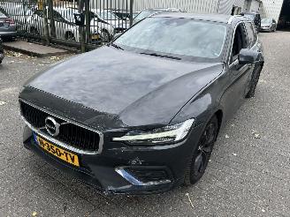 Schadeauto Volvo V-60 2.0 D 3  Momentum 2020/5