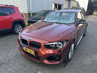 Unfallwagen BMW 1-serie 118i   Automaat 2017/12