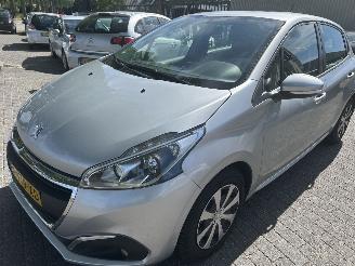 Voiture accidenté Peugeot 208 1.6 Blue HDI 2017/2