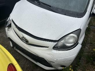 skadebil auto Toyota Aygo 1.0 2013/8