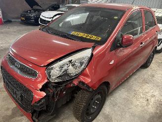 Vaurioauto  passenger cars Kia Picanto 1.0 CVVT  First Edition 2015/6