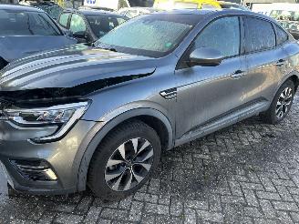 krockskadad bil auto Renault Arkana 1.6  E-Tech Hybrid  Automaat 2022/10
