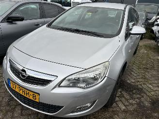 skadebil auto Opel Astra Stationcar 1.4 Turbo 2011/1