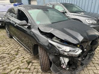 Kia Proceed 1.5 T-GDI   GT- PlusLine  ( Panoramadak ) picture 3