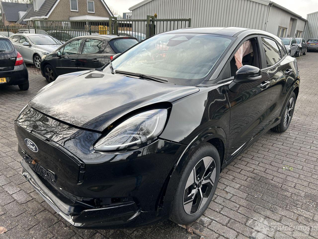 Ford Puma Gen-E  44 kWh  ( Nieuw prijs 35000,00 )