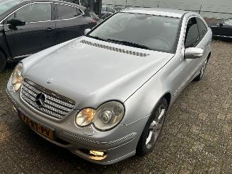 Damaged car Mercedes C-klasse Sportcoupe 160   ( 120613 Km ) 2005/8