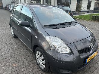 Toyota Yaris 1.3 VVT-i  Comfort  5 Drs picture 3