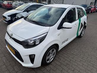krockskadad bil auto Kia Picanto 1.0 DPI   Comfortline 2020/11