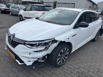 Coche accidentado Renault Mégane Estate 1.3 TCe  Automaat 2024/8