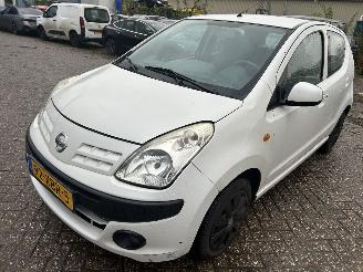 damaged passenger cars Nissan Pixo 1.0 Acenta 2010/1