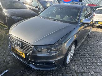 Coche accidentado Audi A3 Sportback E tron 1.4 Automaat 2015/12