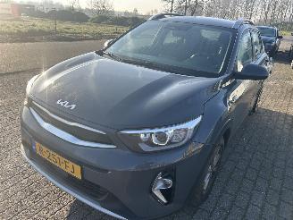 Schadeauto Kia Stonic 1.0 T-GDI  Hybrid Dynamic Line 2022/8