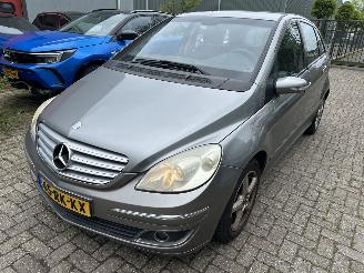 damaged passenger cars Mercedes B-klasse 170 2005/5