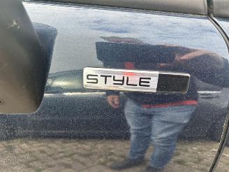 Peugeot 3008 Style  1.2 picture 4