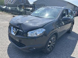 Vaurioauto  passenger cars Nissan Qashqai 1.6 Connect Edition 2011/8