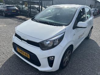 skadebil auto Kia Picanto 1.0 DPI  Comfortline 2023/8