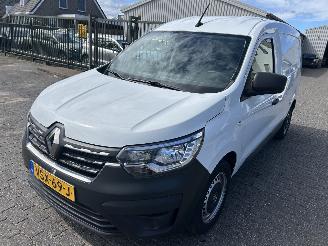 krockskadad bil bedrijf Renault Express 1.5 DCI Blue 75 Comfort    ( 48314 Km ) 2022/11