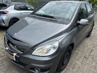 Damaged car Mercedes B-klasse 180 2010/11