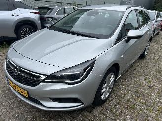 uszkodzony samochody osobowe Opel Astra Stationcar 1.0 2017/7