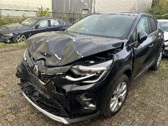 damaged passenger cars Renault Captur 1.3 Automaat 2020/9