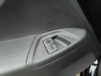 Peugeot 108 1.0 e-VTI Allure Clima Cruise picture 18