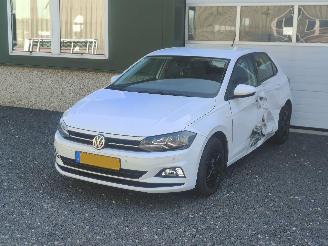 krockskadad bil auto Volkswagen Polo 1.0 MPI Comfortline Navi Clima 2020/1