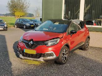Vaurioauto  passenger cars Renault Captur 0.9 TCe Version S Trekhaak 2019/1