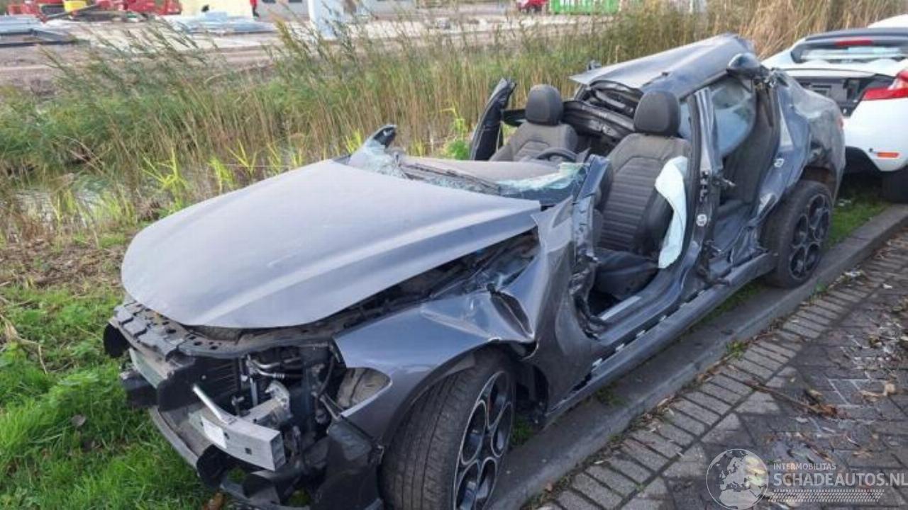 Alfa Romeo Giulia Giulia (952), Sedan, 2015 2.2d 190 16V