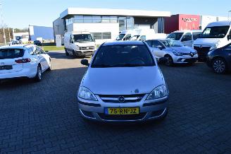 Voiture accidenté Opel Corsa 1.2 16V TWINPORT 3 DEURS 2005/6