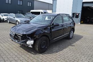 krockskadad bil auto Volkswagen Tiguan 2.0 TDI 110 KW DSG 4 MOTION COMFORTLINE 2016/10